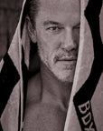 "The Wrap" Towel | Mirrorzag Black