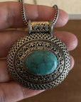 Vintage Boho Natural Stone Statement Necklace – Antique Gold & Silver Tone Medallion Necklace