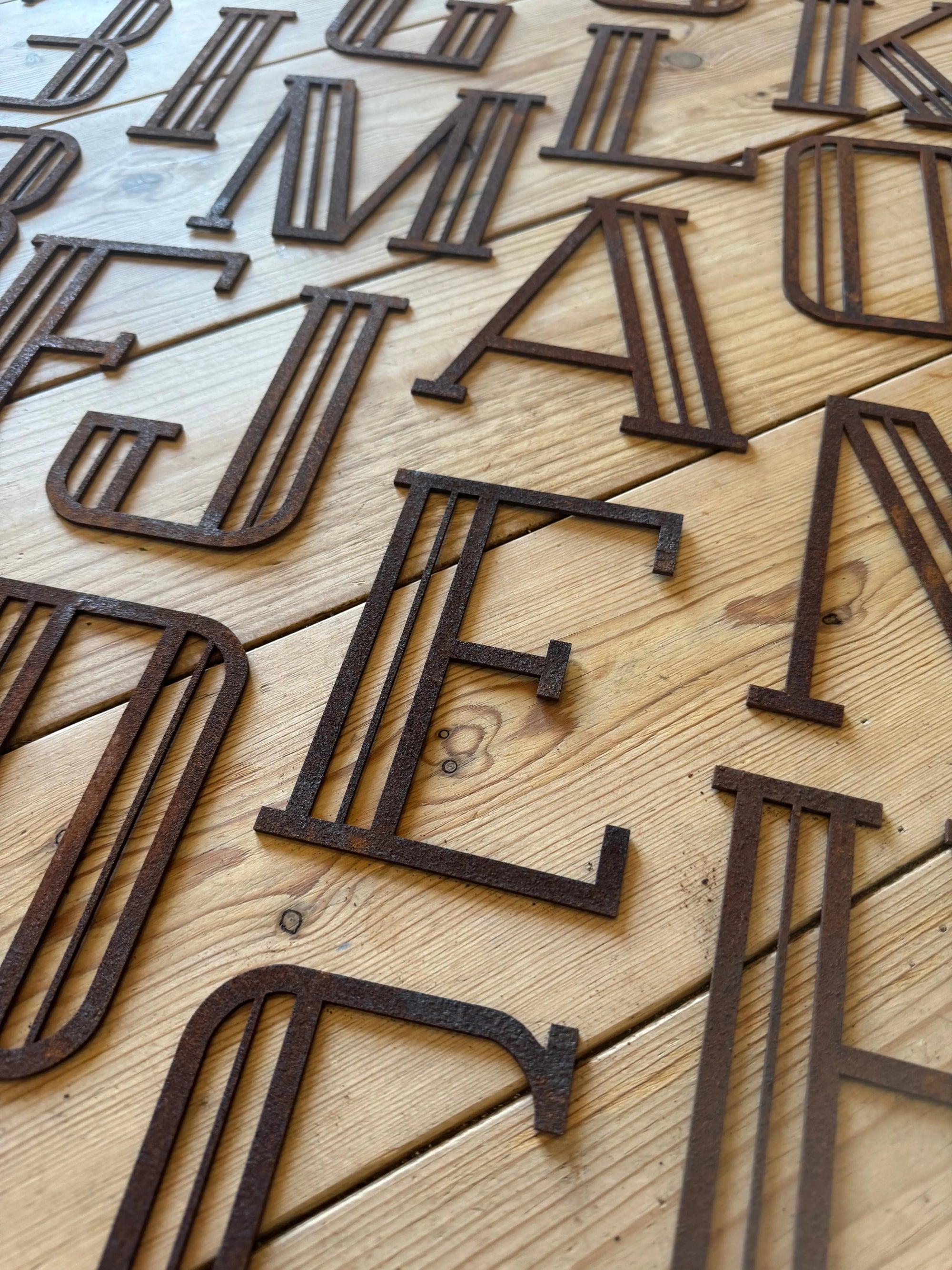 Rustic Art Deco Signs Rusty Metal Alphabet Letters – Home &amp; Garden A-Z 0-9