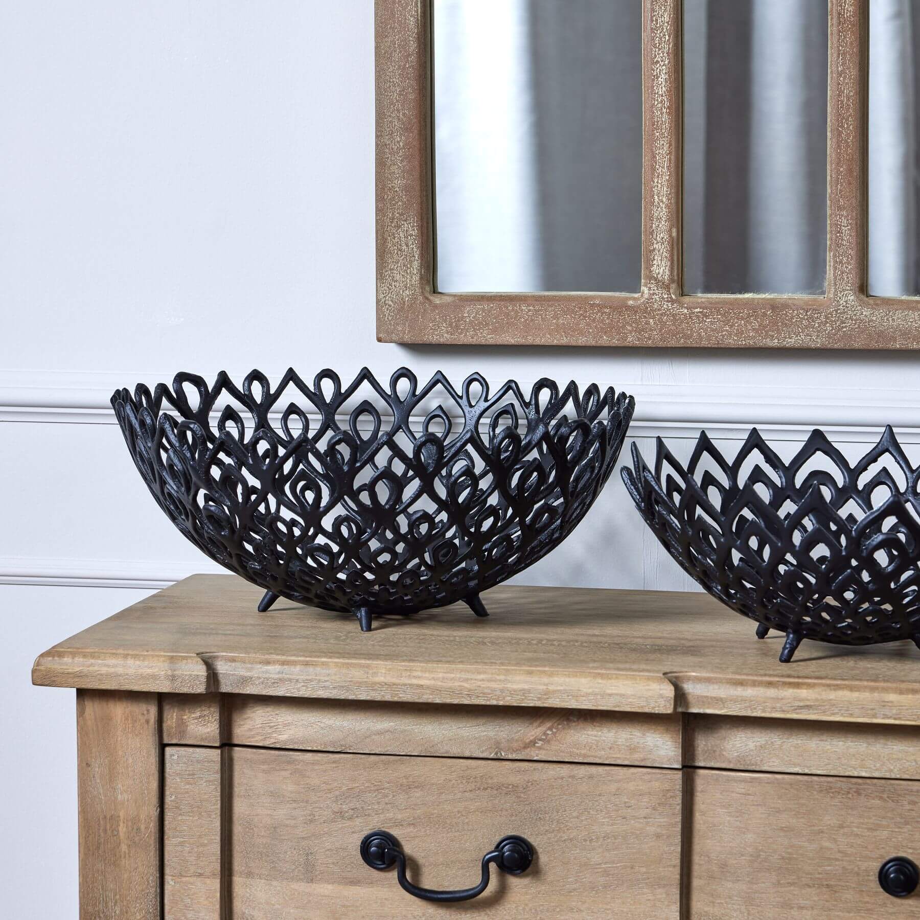 Stylish Black Cast Iron Serving Bowl | Elegant Lattice Design