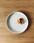 white straight edge flat plates