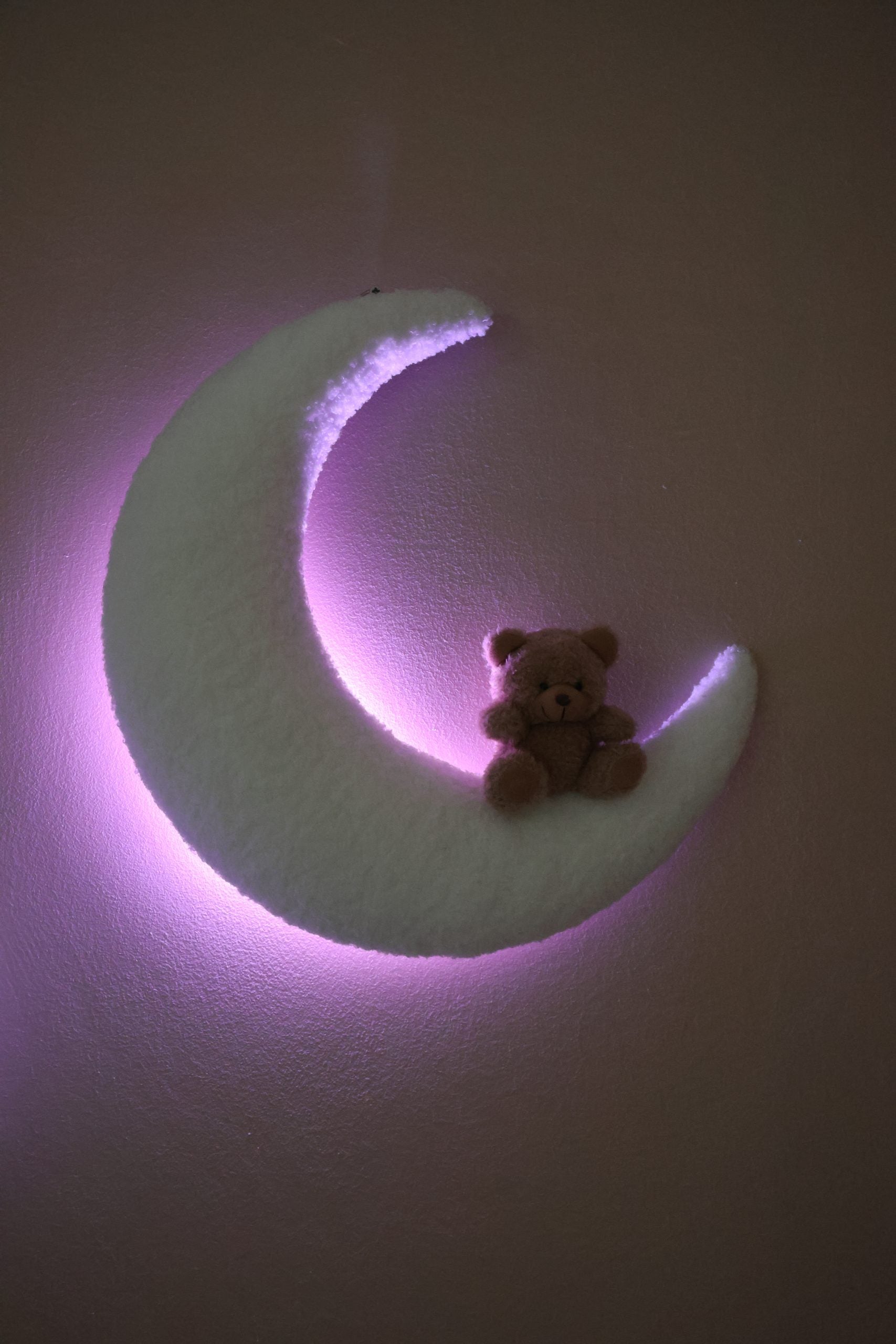 Moon bouclé wall deco