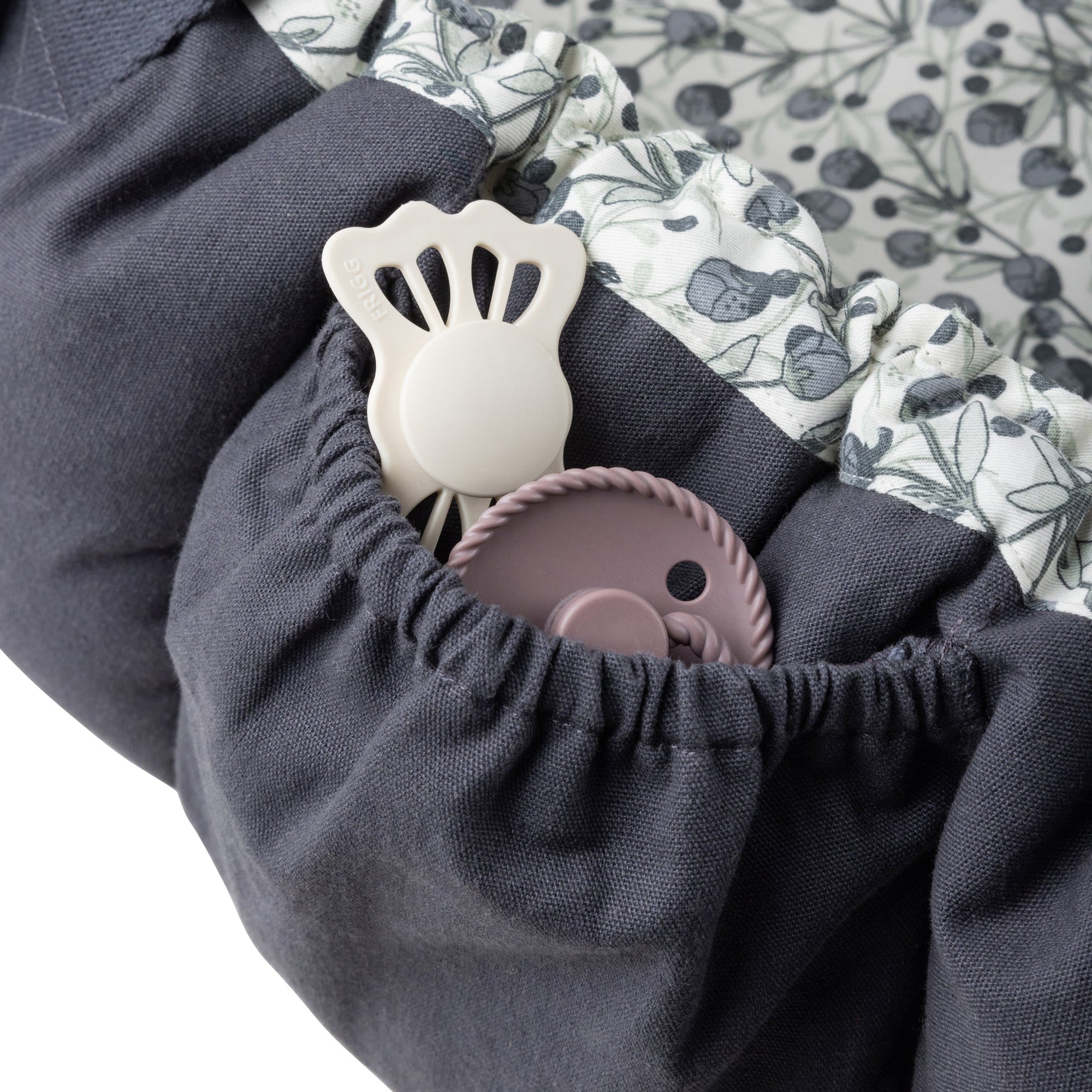 Sebra 3-in-1 Baby Nest in Blue Olive