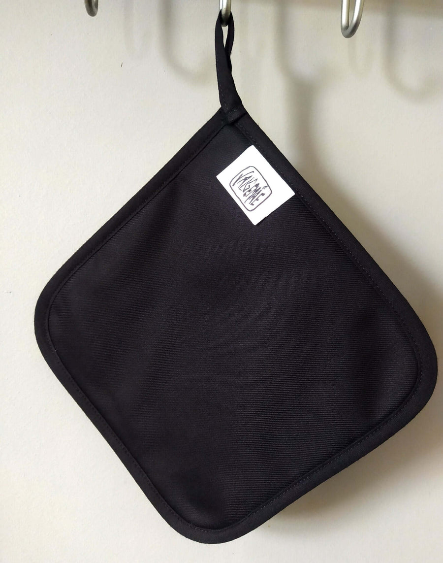 Pot holder "Chick in Moschino"