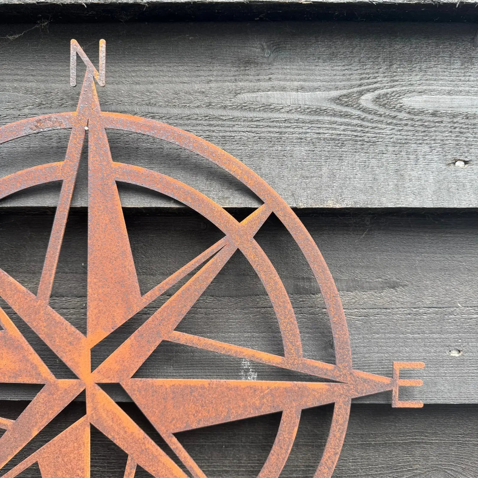 Rusty Compass Garden Decoration , Wall Or Fence Ornament