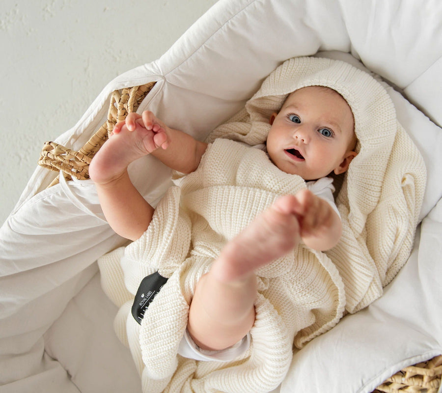 Soft bamboo baby blanket with a frill - Coconut