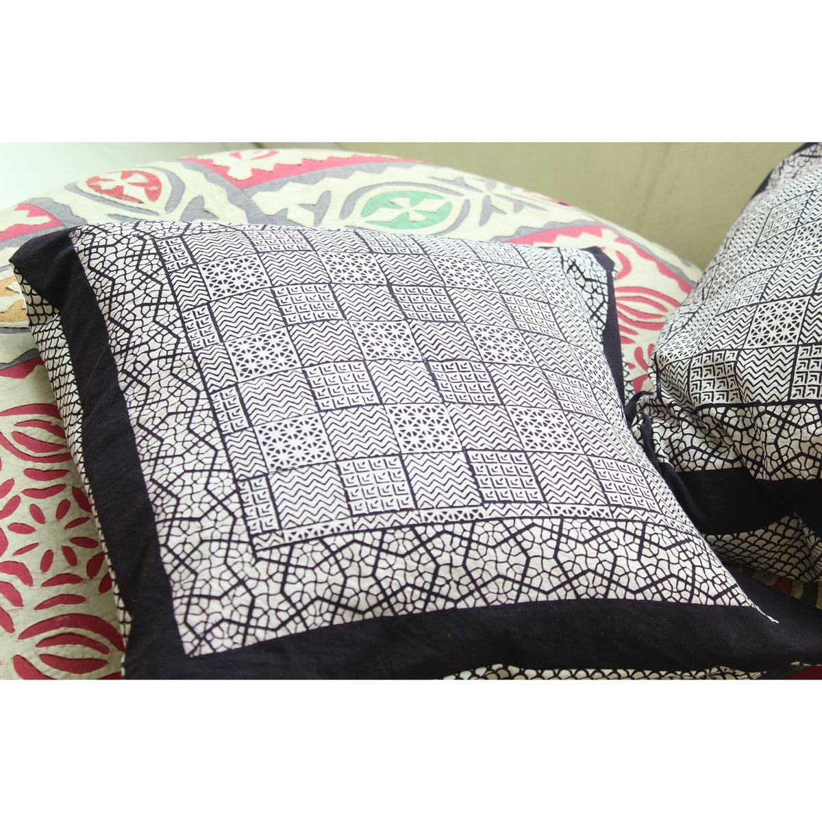 Checks Mix &amp; Seashell Bagh Hand Block Print Cotton Cushion Cover - White Black