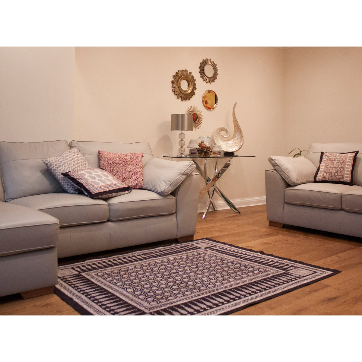 Traditional Floral &amp; Paisley Hand-block Print Area Rug - White Black