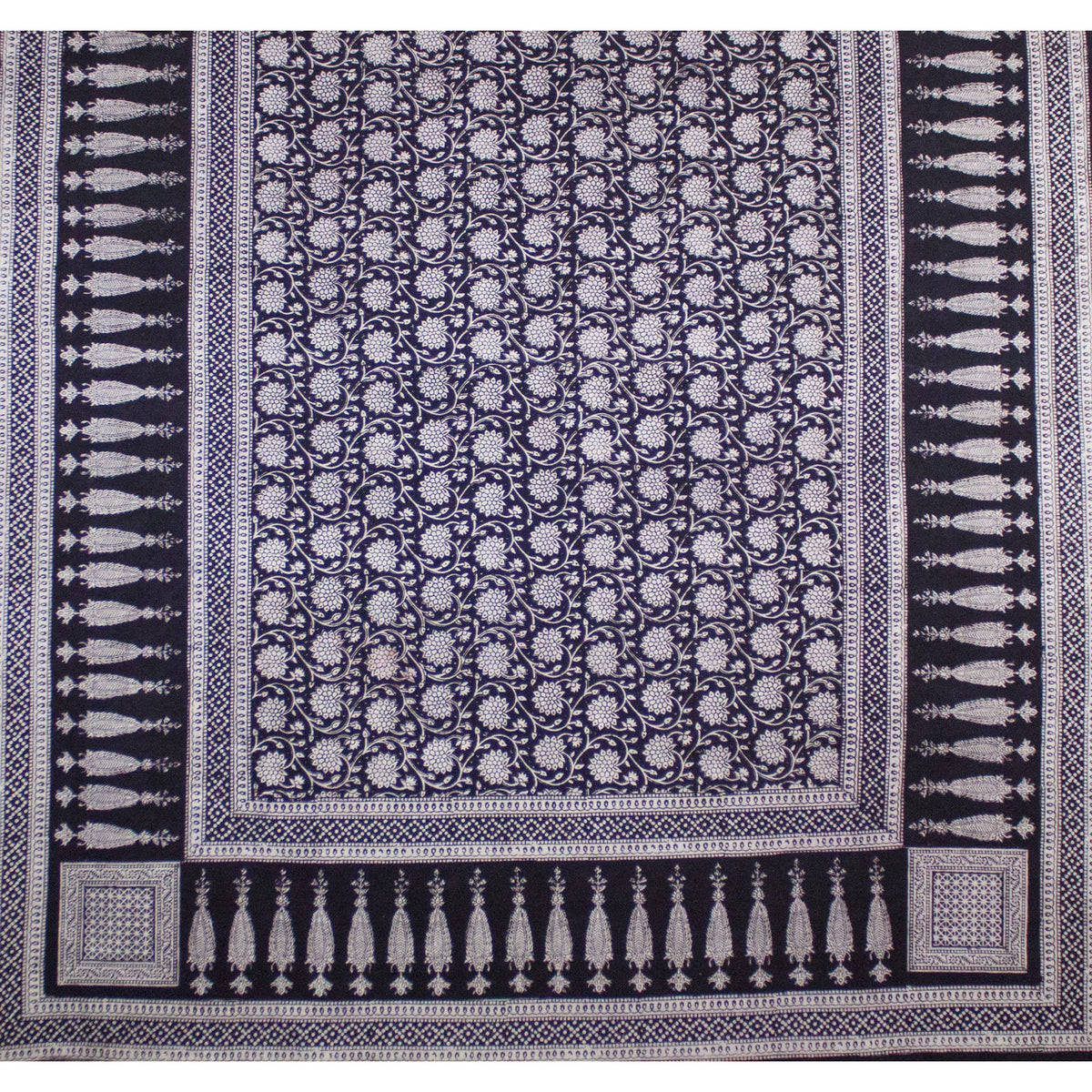 Traditional Floral &amp; Paisley Hand-block Print Area Rug - White Black