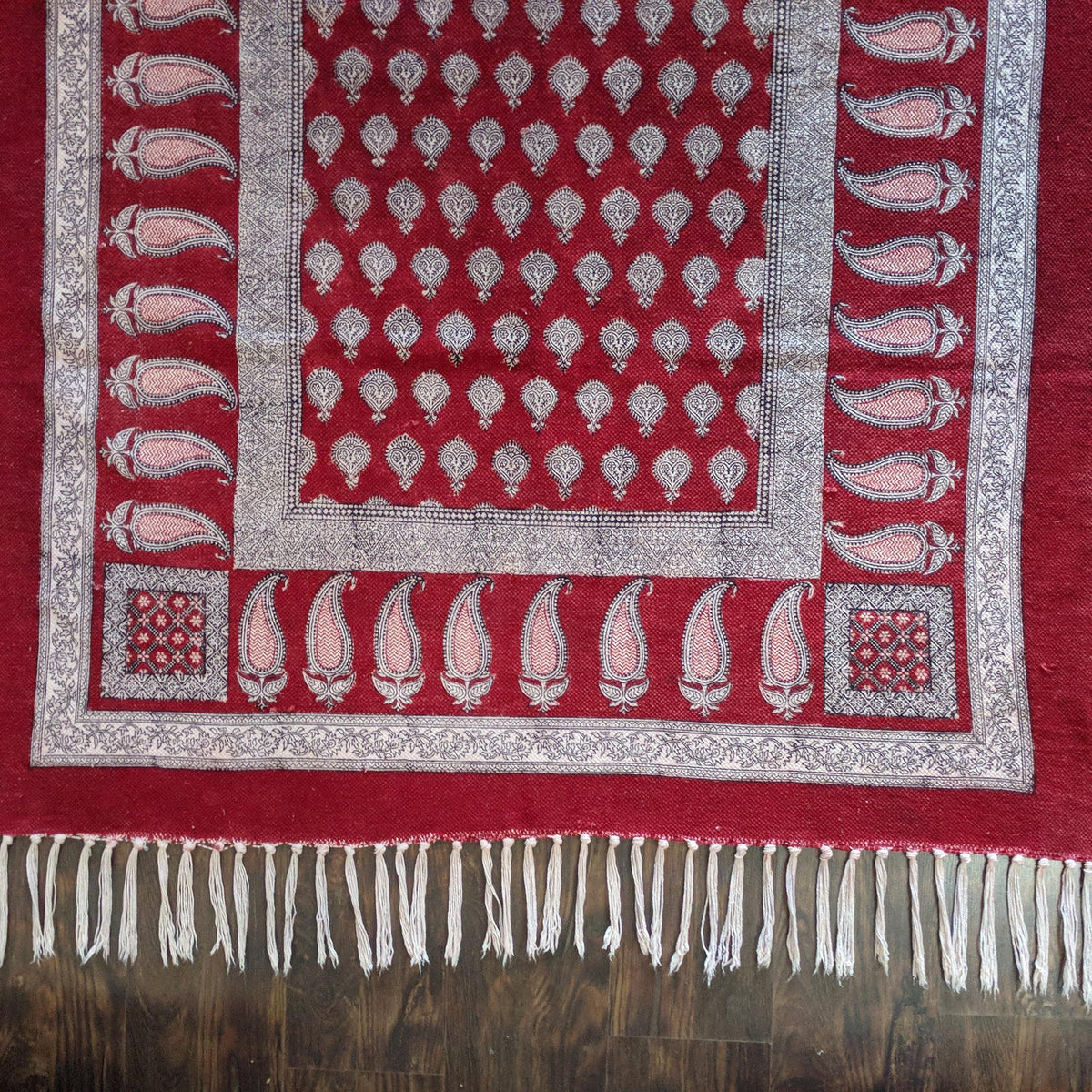 Traditional Paisley Jaal &amp; Border Hand-block Print Rug - Red White