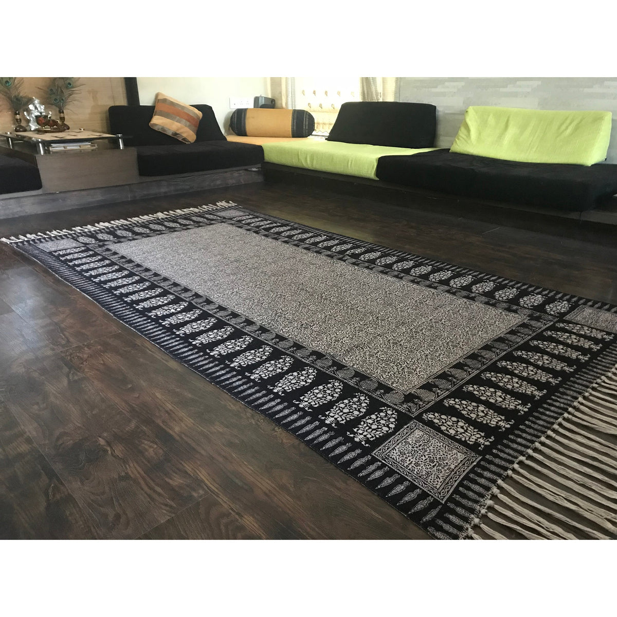 Floral Jaal &amp; Paisley Hand-block Print Rug - White Black