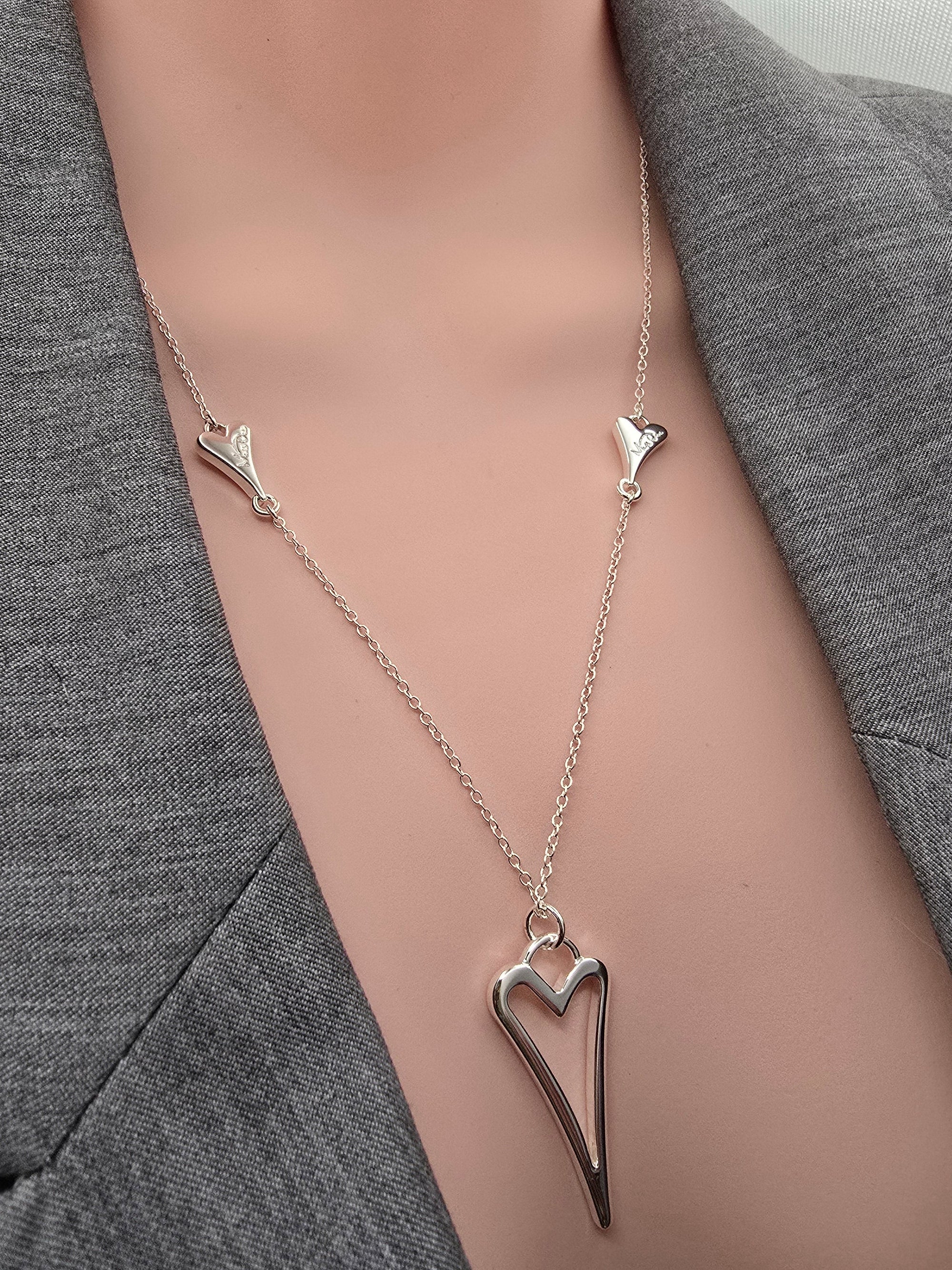 SILVER HOLLOW HEART NECKLACE*