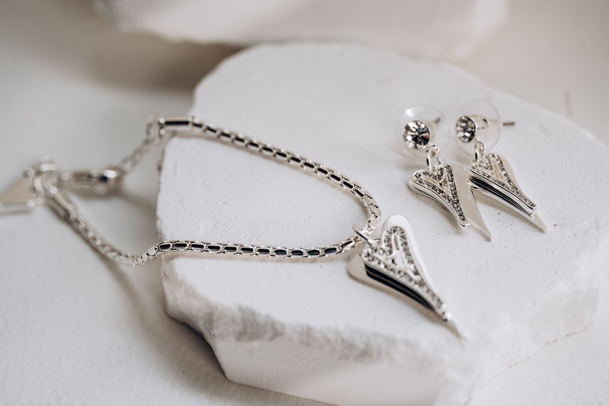 Bracelet Silver chain with Solid &amp; Diamante Hearts*