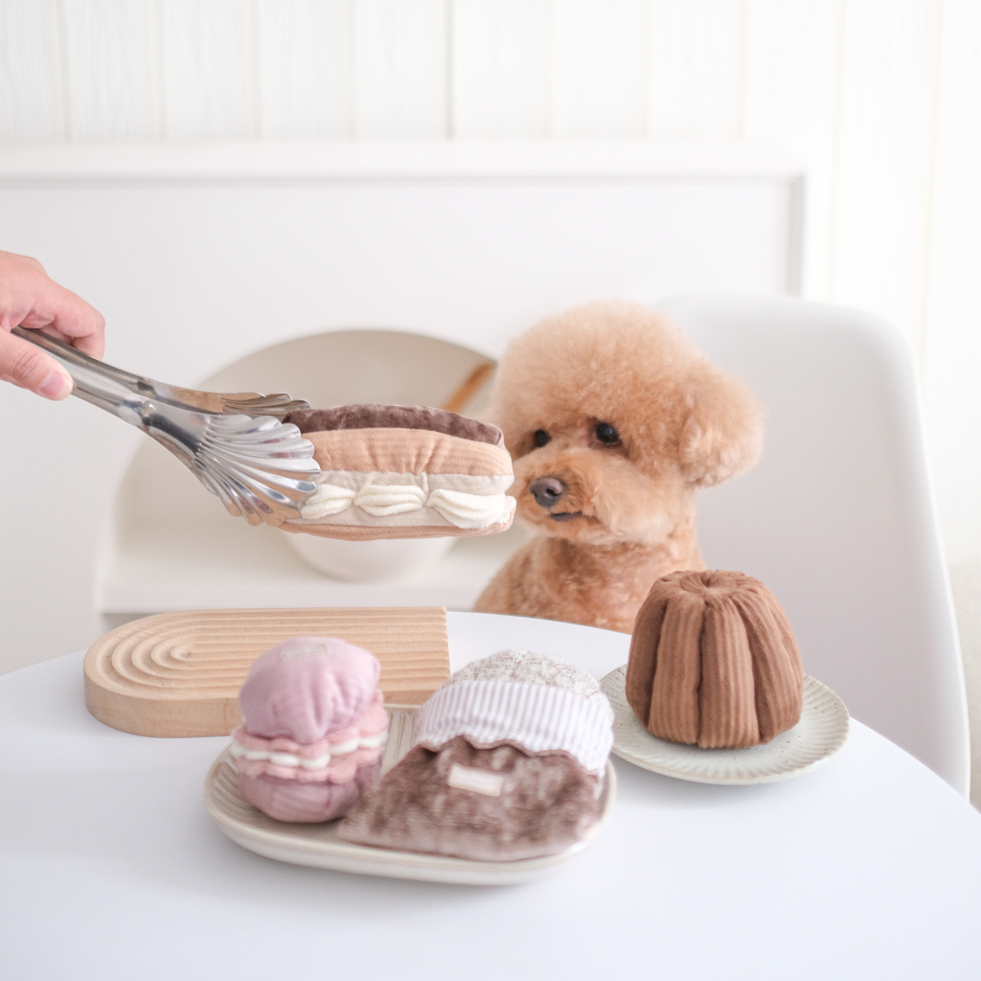 Éclair enrichment dog toy