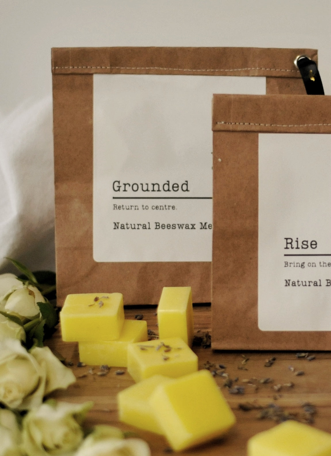 Grounded
Natural Beeswax Melts (Sandalwood &amp; Amber)
