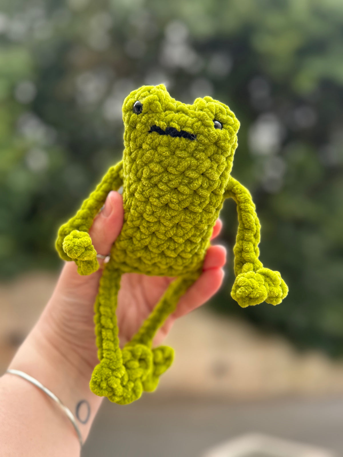 Fergus The Leggy Frog - Chunky Crochet Frog Plush – Soft Handmade Kawaii Frog Toy