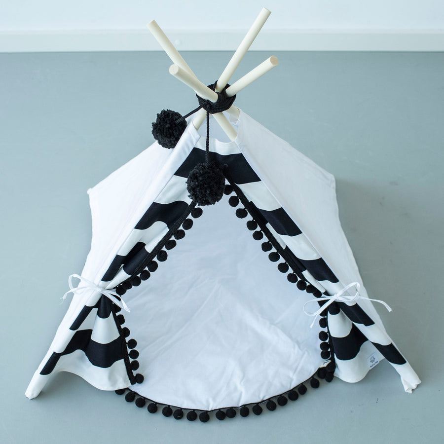 MINICAMP Teepee for Cats, Dogs & Rabbits in Black and White – Sizes XS, S, M, L
