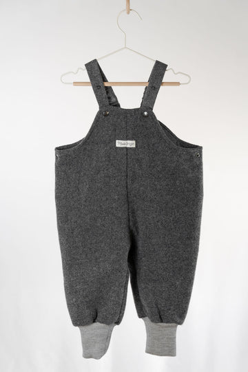 Premium merino wool overalls for kids, stylish gray anthracite, windproof, water-repellent, adjustable straps, natural temperature regulation by Mata Origin at brixbailey.com