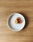 white straight edge flat plates