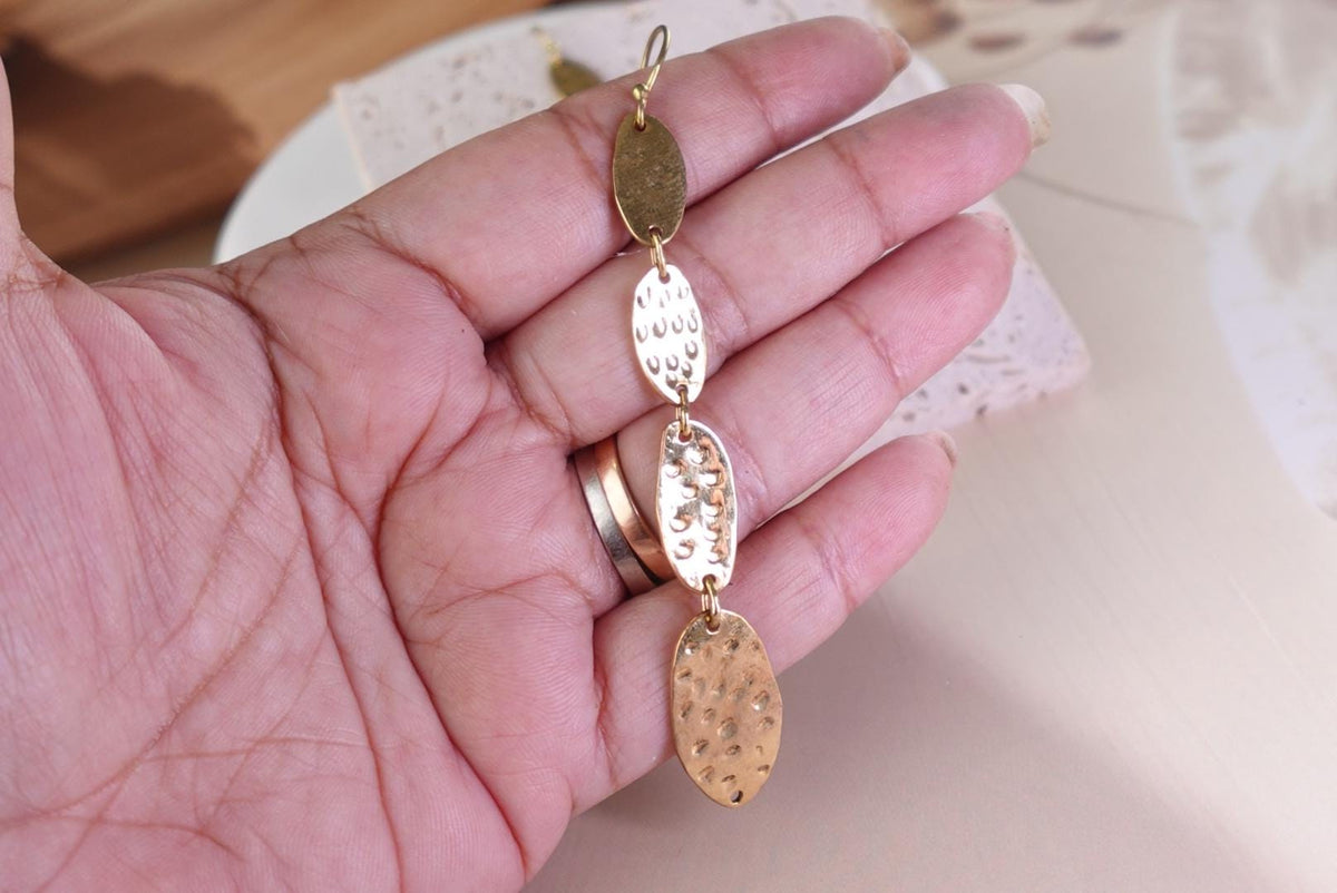 Hammered Gold Disc Necklace and Drop Earrings Set – Textured Oval Link Statement Jewellery