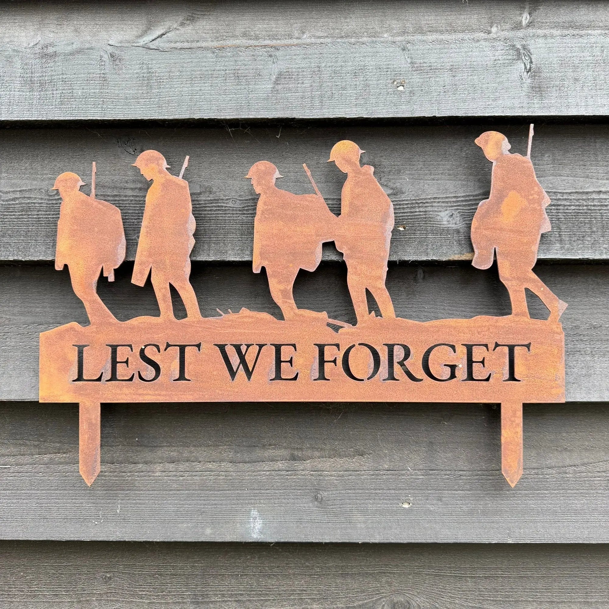 Metal Lest We Forget Garden Ornament - Soldier Scene Garden Decoration