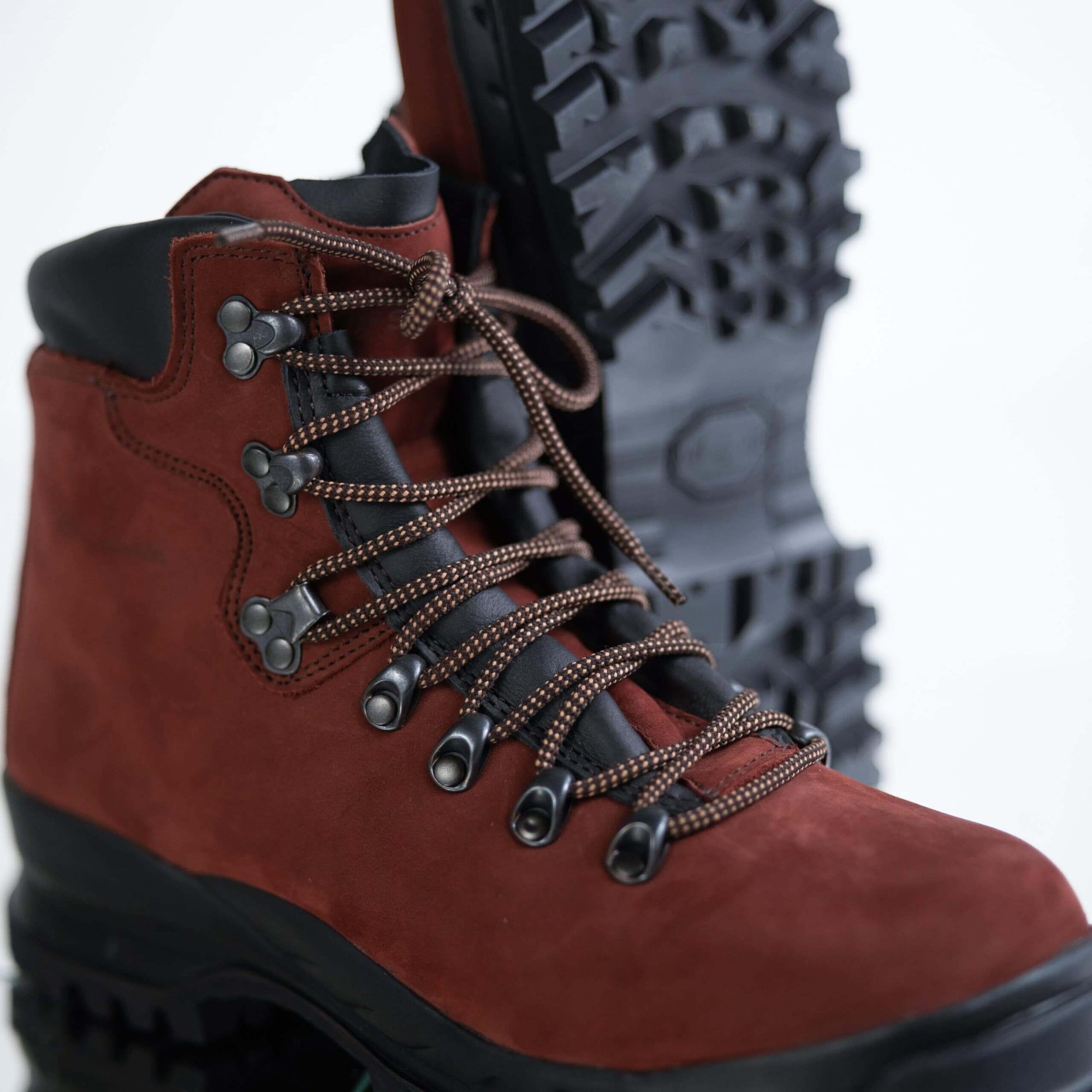 Waterproof Hiking Boots in Rosso Aragosta