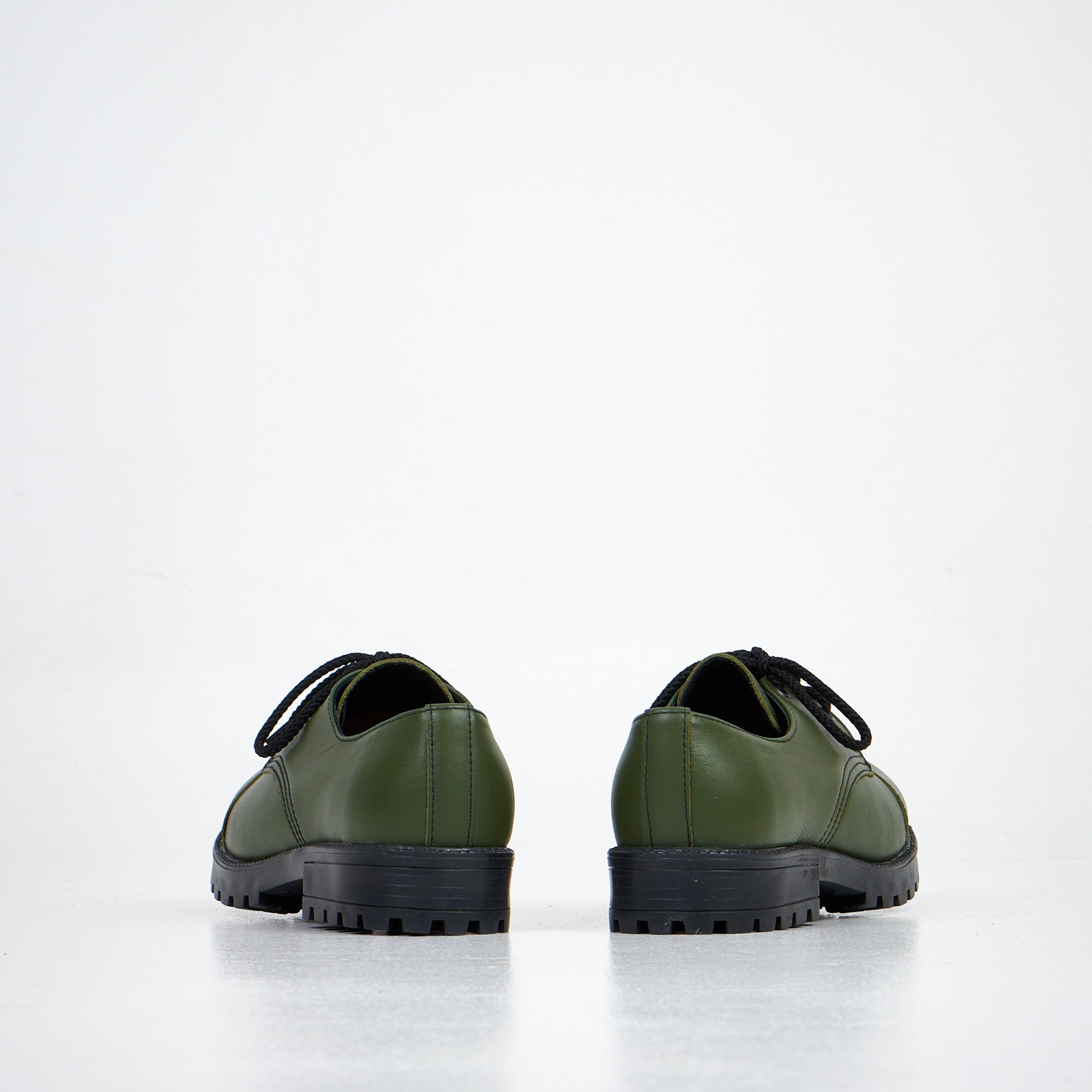 Green Leather Walking Shoes for Everyday Adventures