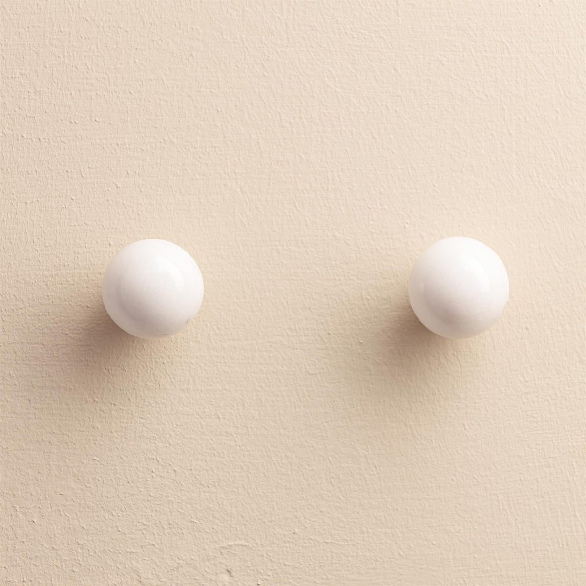 Saanvi White Stone Drawer Knobs