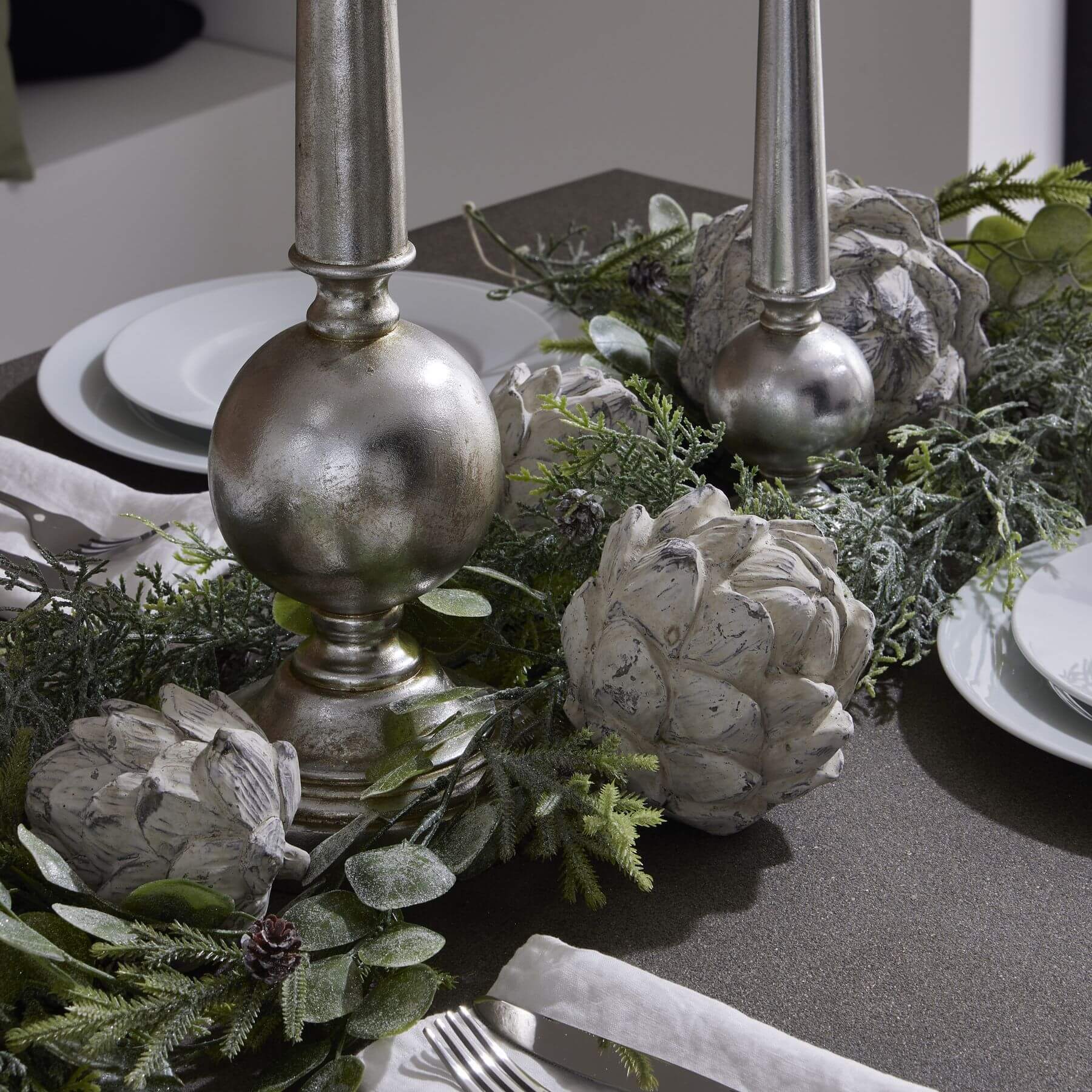 Chic Garda Mini Artichoke Decor | Elegant Home Accent