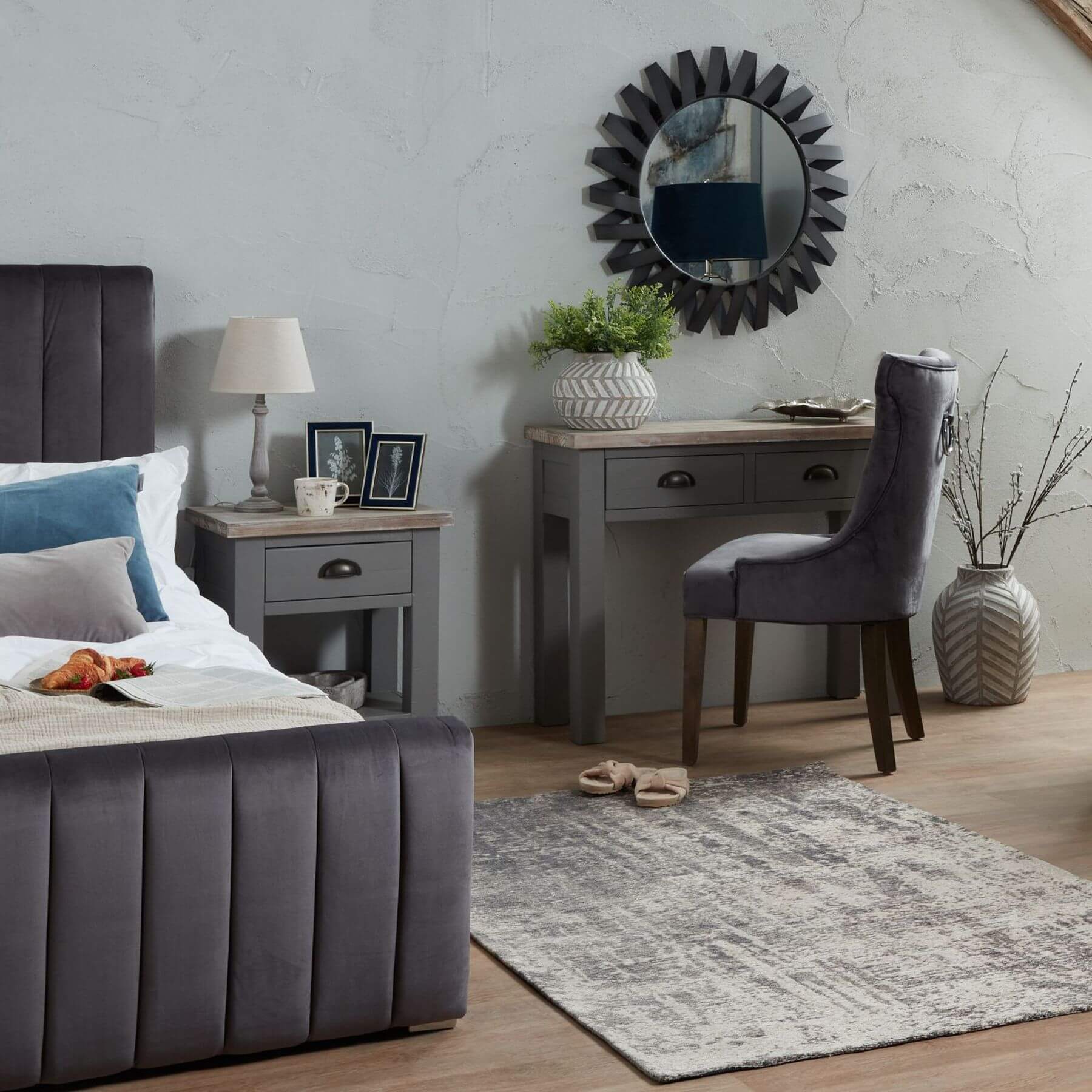 Stylish Teos Table Lamp | Modern Home Lighting