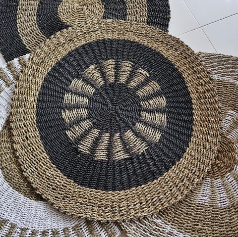 Round Seagrass Black &amp; Tan - Inner Sun - 1m