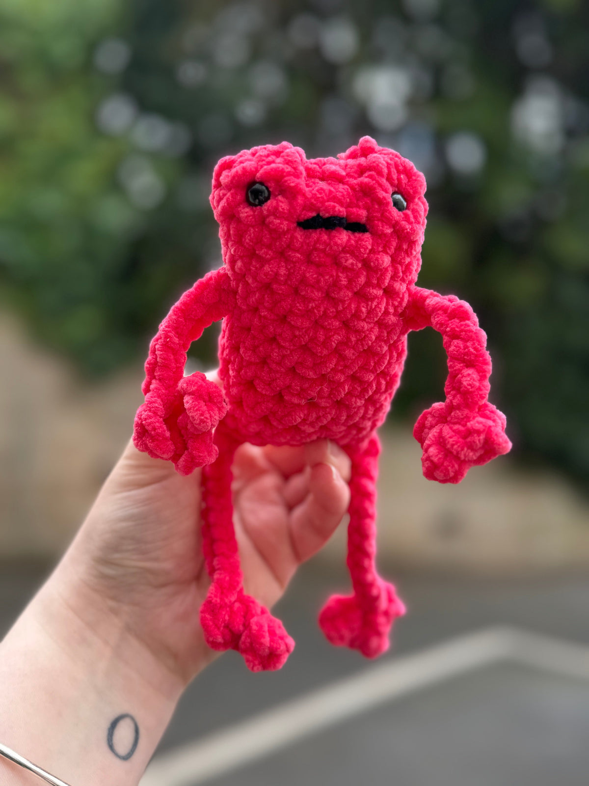 Fergus The Leggy Frog - Chunky Crochet Frog Plush – Soft Handmade Kawaii Frog Toy