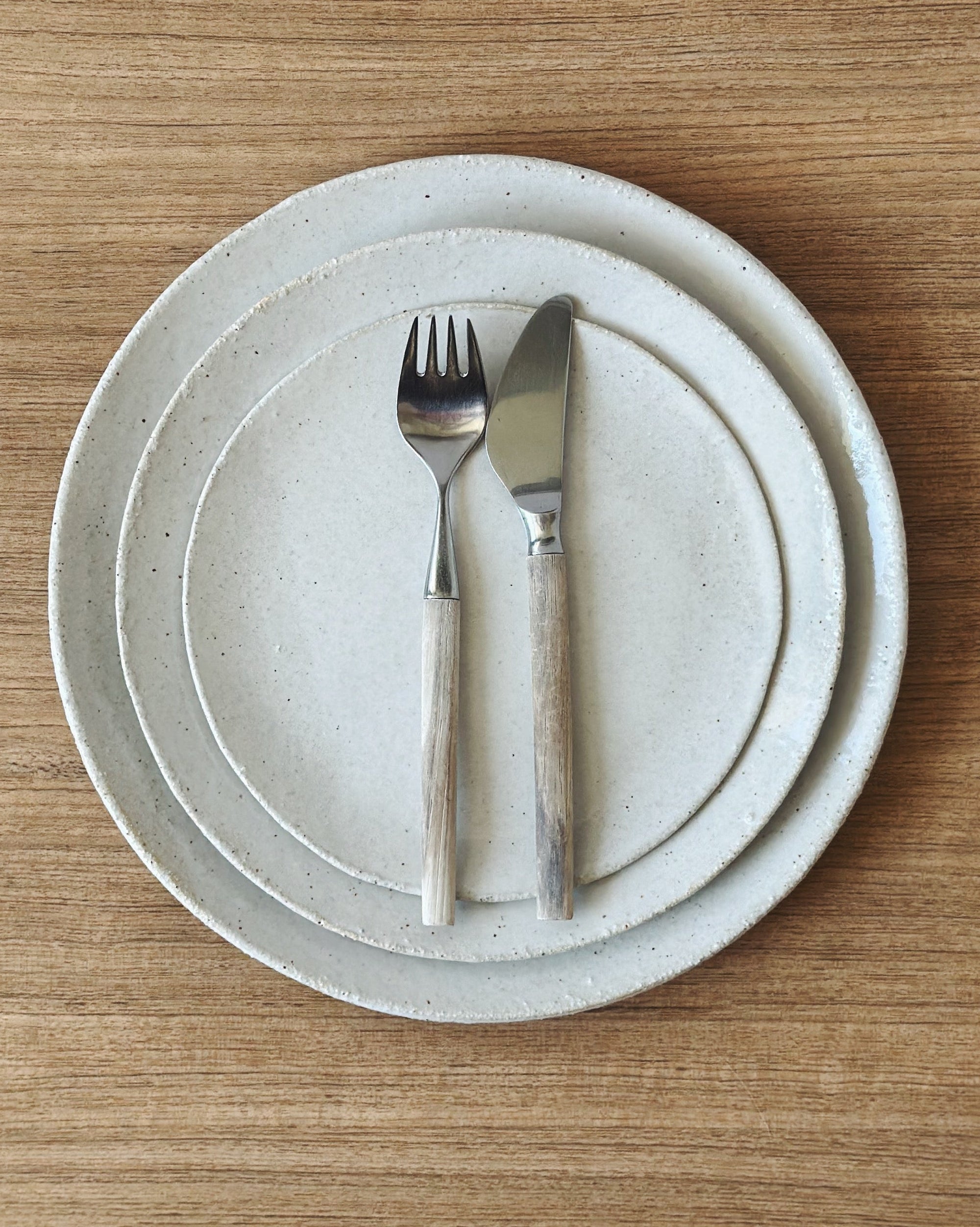 Handmade ceramic plates – white clay with white glaze