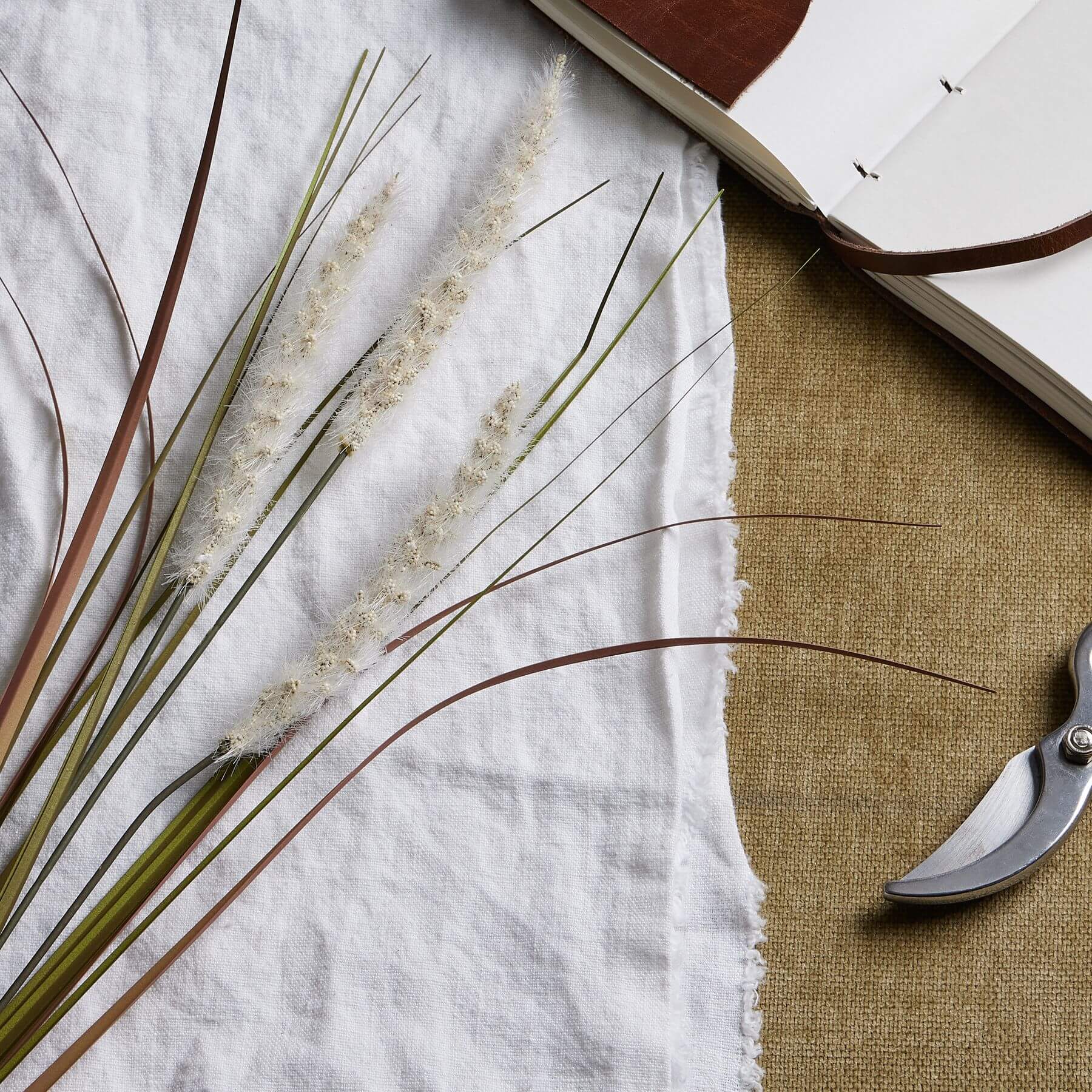 Cream Meadow Grass Stems for Effortless Home Style