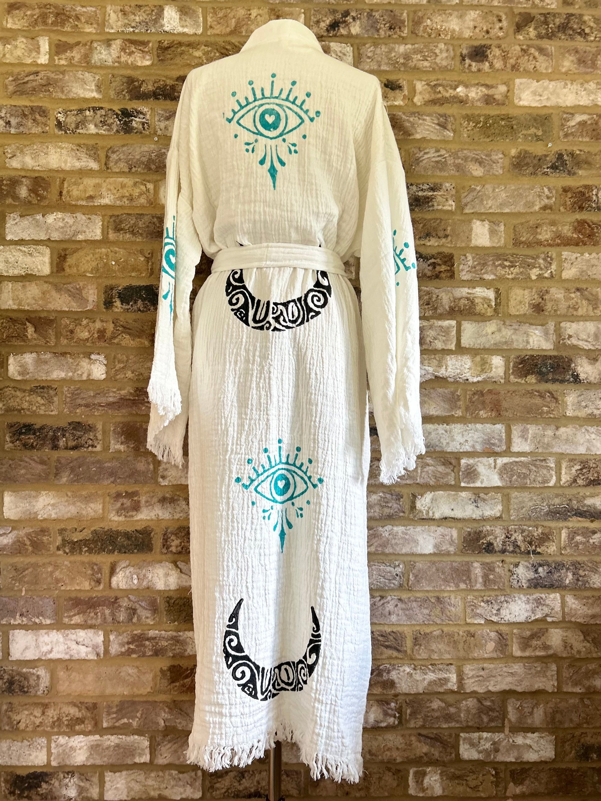 White with Turquoise Eye &amp; Black Crescent Moon Print Kimono Robe: Full Length
