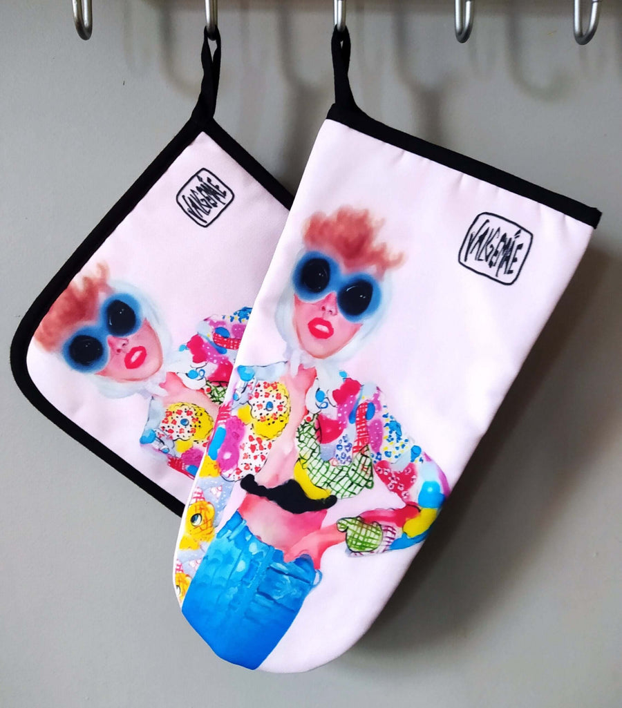 Pot holder "Chick in Moschino"