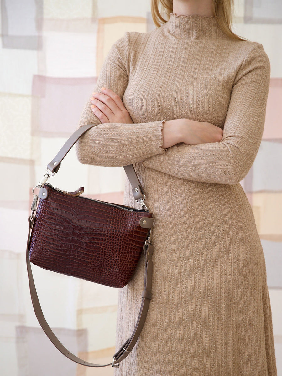 TOMMY leather bag with two handles - Crocodile pattern
