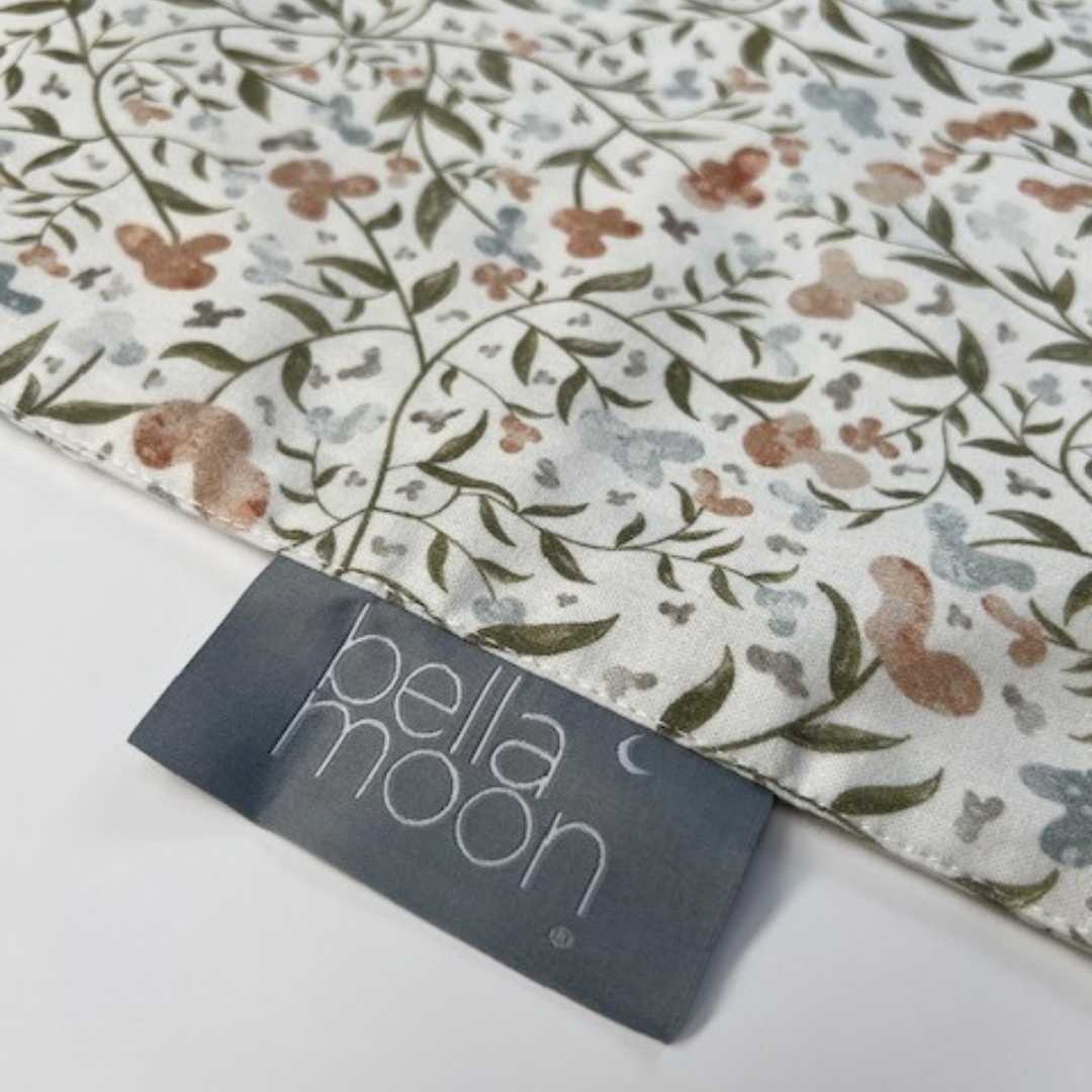 Feeding &amp; Pumping Privacy Cover - Sweet &amp; Wild