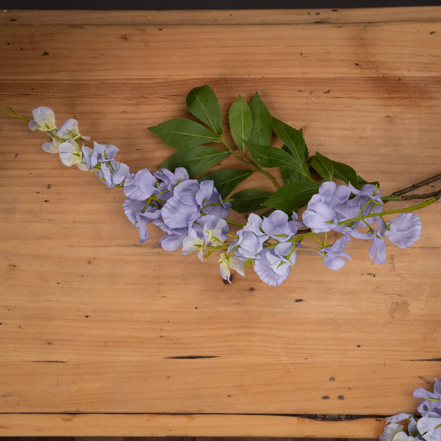Soothing Lilac Wisteria Scented Candle | Floral Bliss