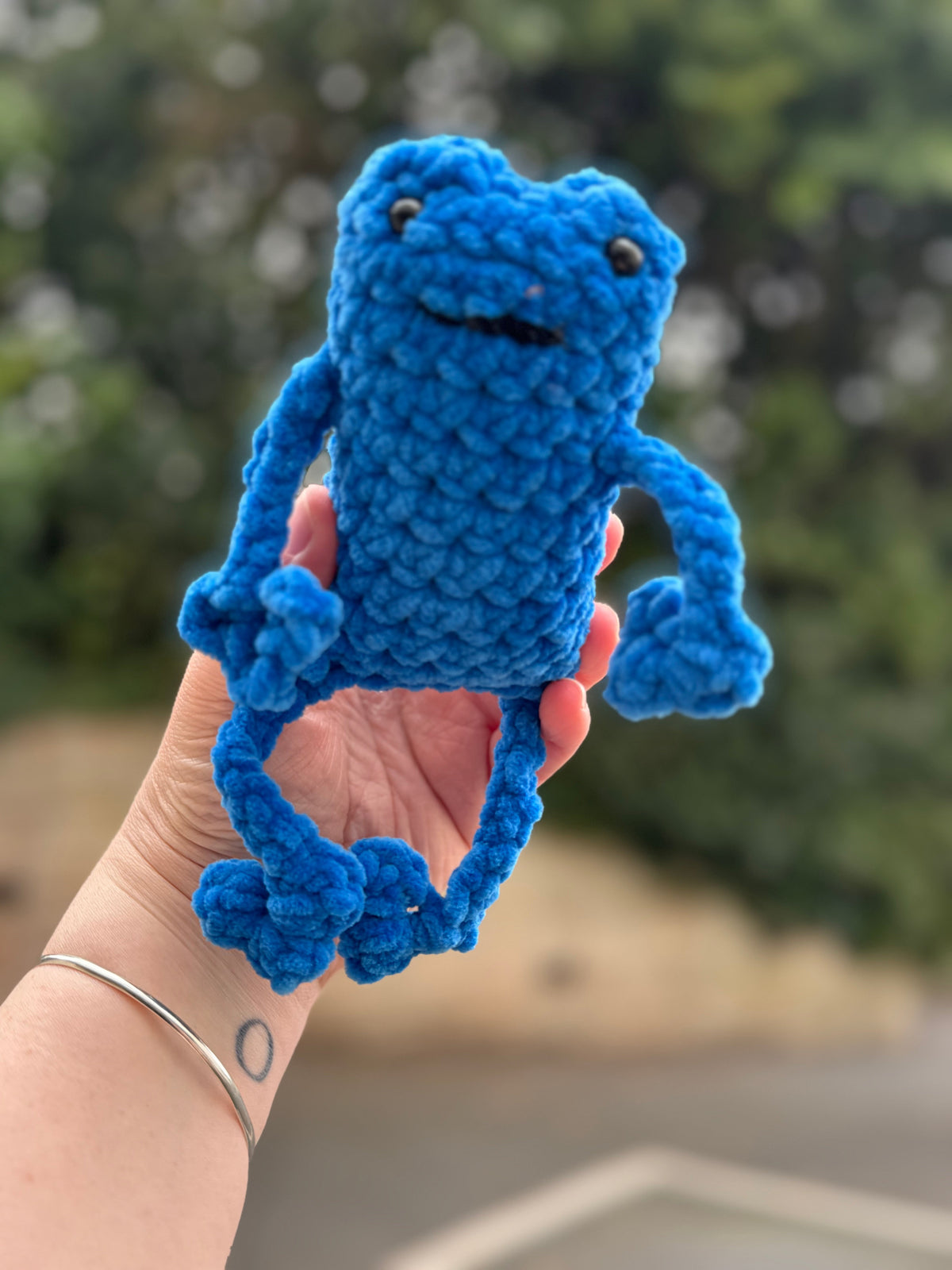Fergus The Leggy Frog - Chunky Crochet Frog Plush – Soft Handmade Kawaii Frog Toy