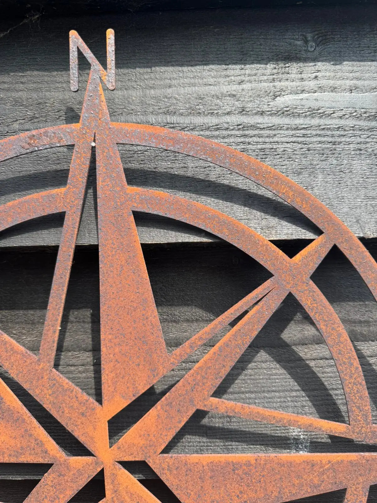 Rusty Compass Garden Decoration , Wall Or Fence Ornament