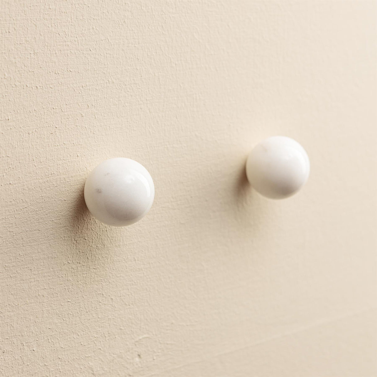 Saanvi White Stone Drawer Knobs