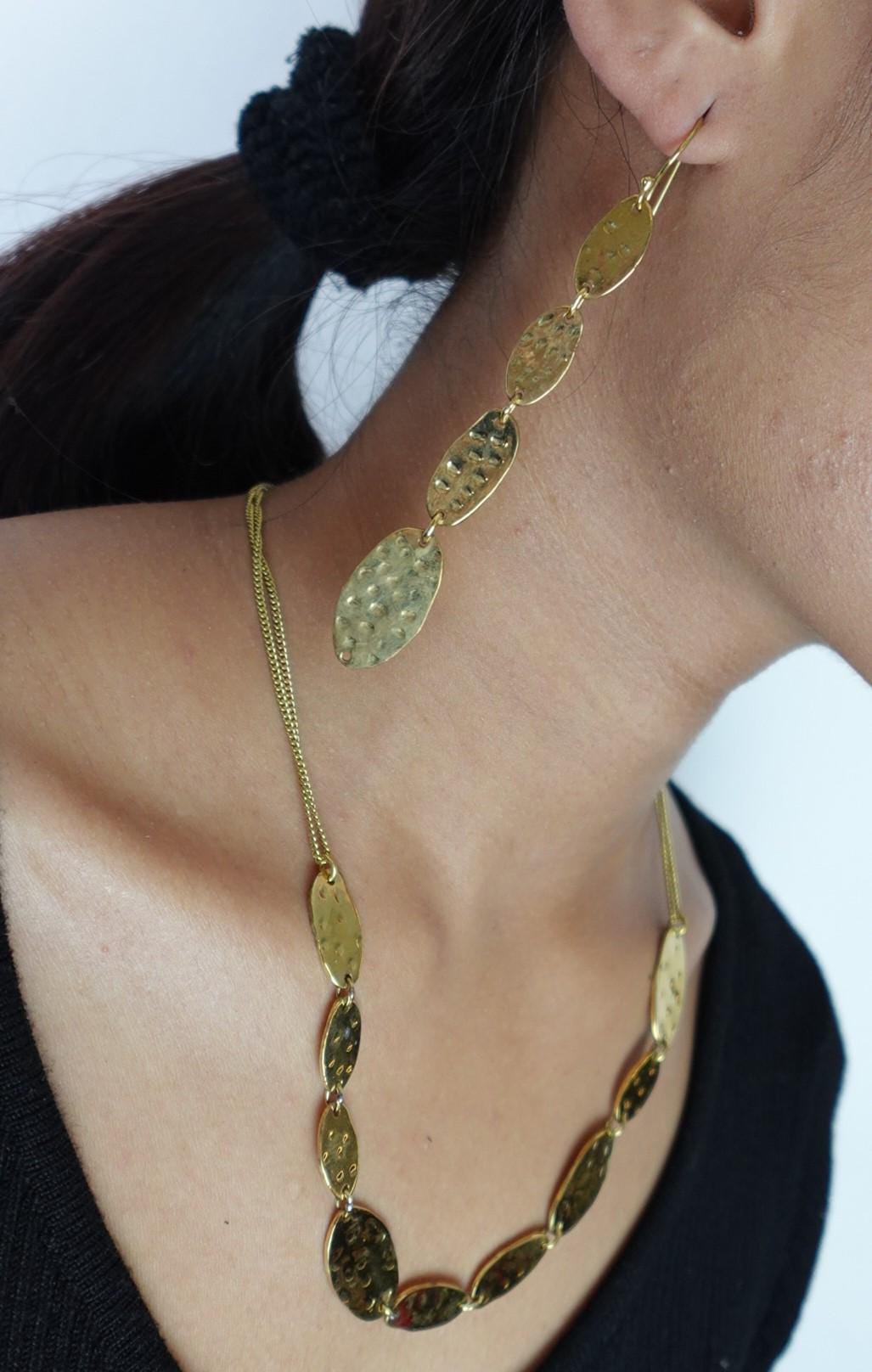 Hammered Gold Disc Necklace and Drop Earrings Set – Textured Oval Link Statement Jewellery