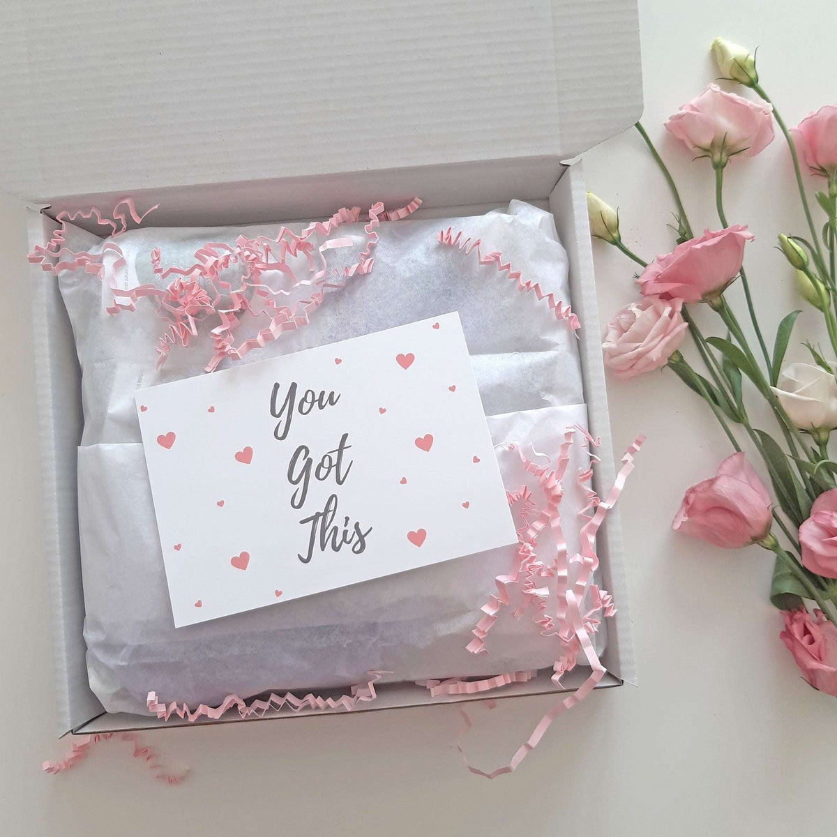 A PINK &amp; COSY CHRISTMAS | FESTIVE PAMPER GIFT BOX