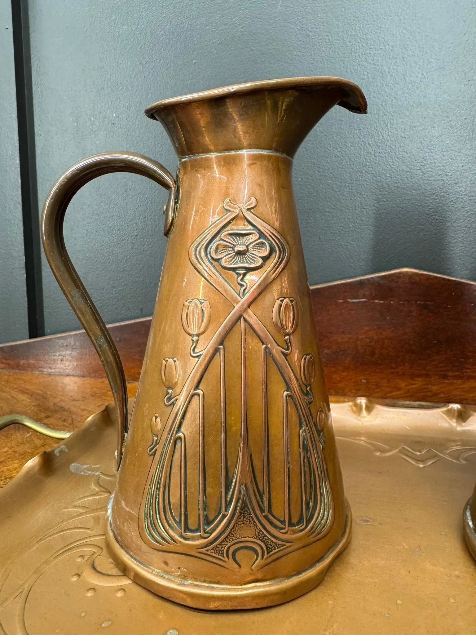 Antique Joseph Sankey Copper Jugs &amp; Tray / Art Nouveau Pair Of Pitchers Vases
