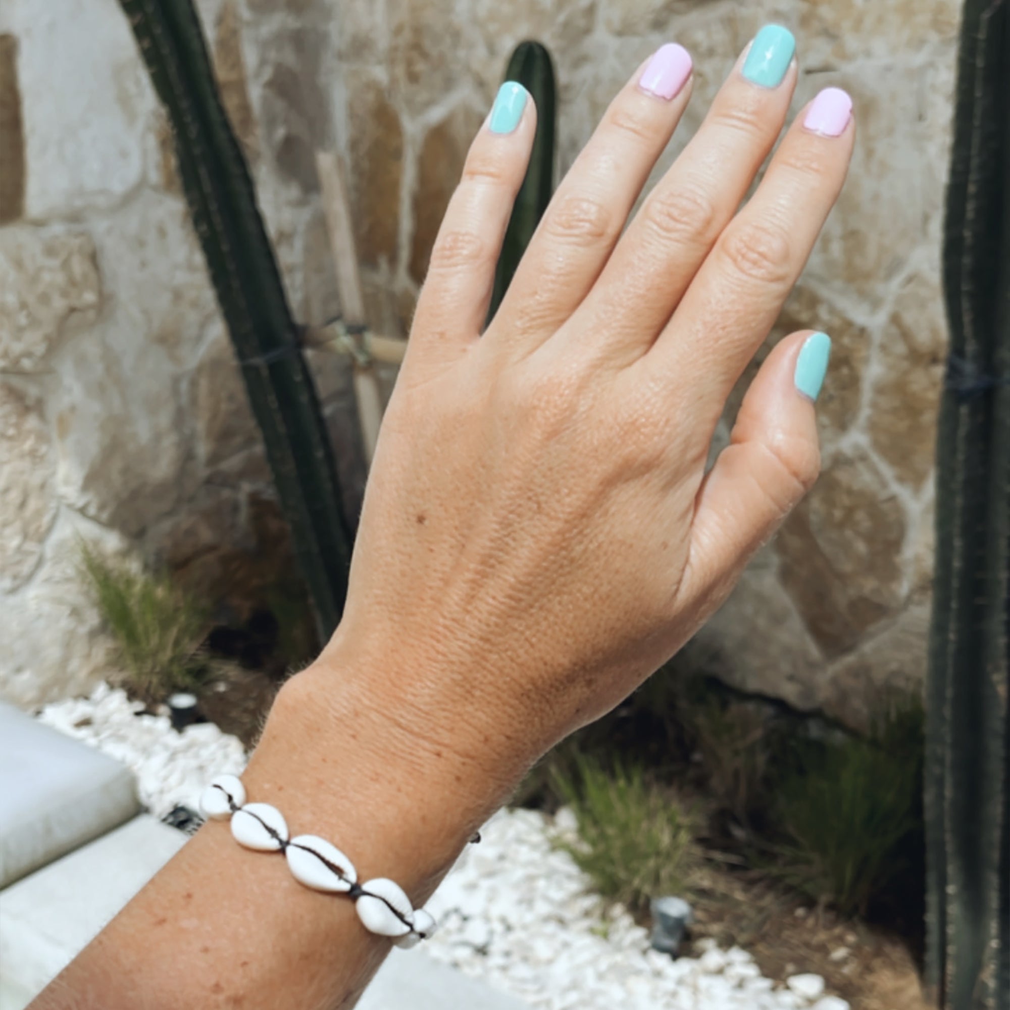 Bracelet-Black Shells-1