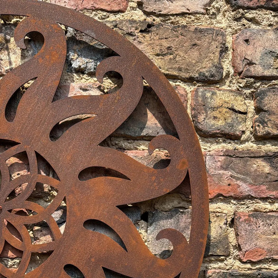 Rusty Metal Sun Garden Fence Decoration