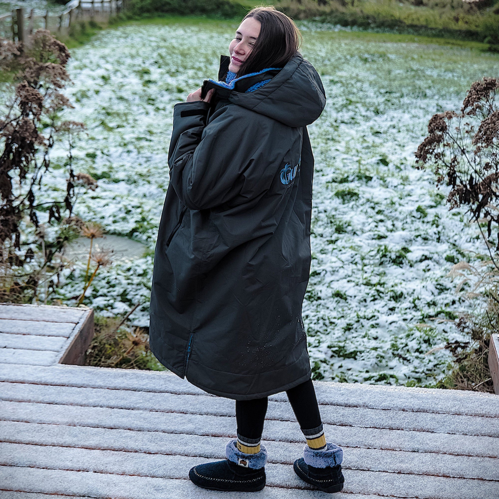 Sports Cape Charcoal and Blue