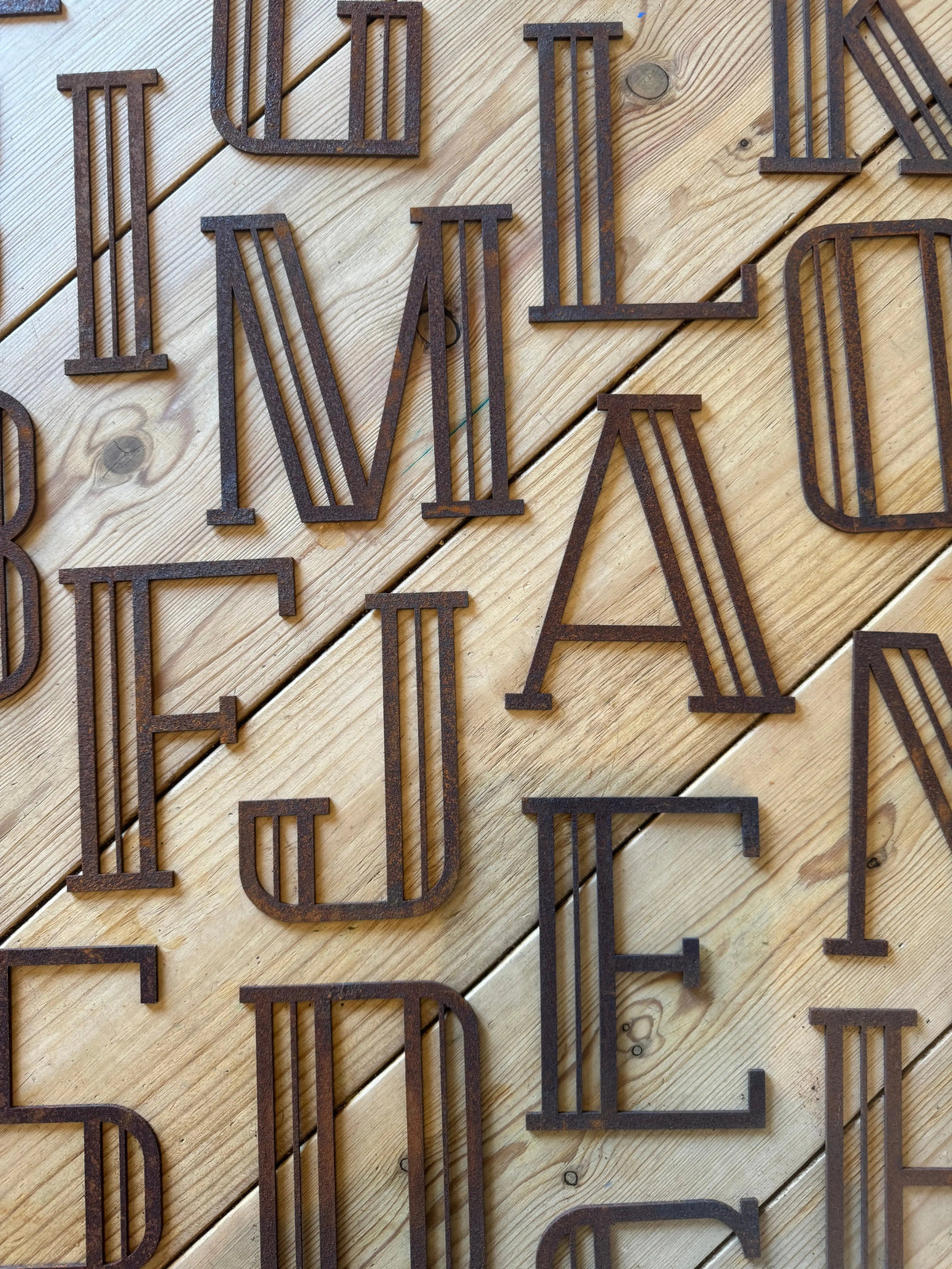 Rustic Art Deco Signs Rusty Metal Alphabet Letters – Home &amp; Garden A-Z 0-9