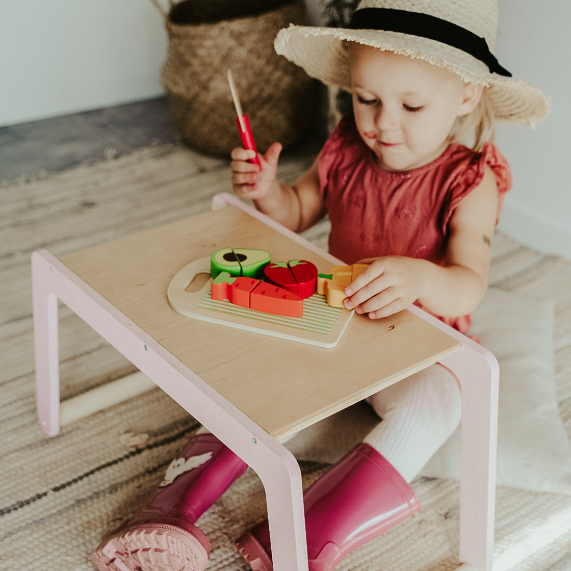 Children&#39;s Small Wooden Farm Table Desk